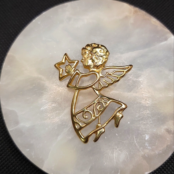 Vintage Angel Holding a Star Brooch Gold Tone - Picture 1 of 14